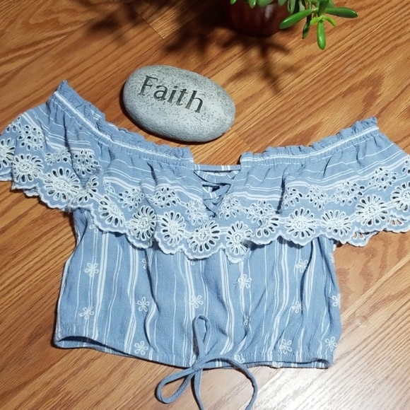 American Eagle Outfitters Tops - American eagle outfitters crop top